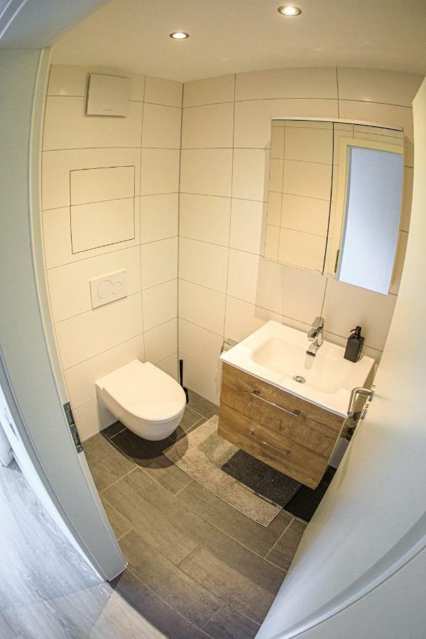 High-Quality Apartments Near Residence - Parking Space Würzburg Esterno foto