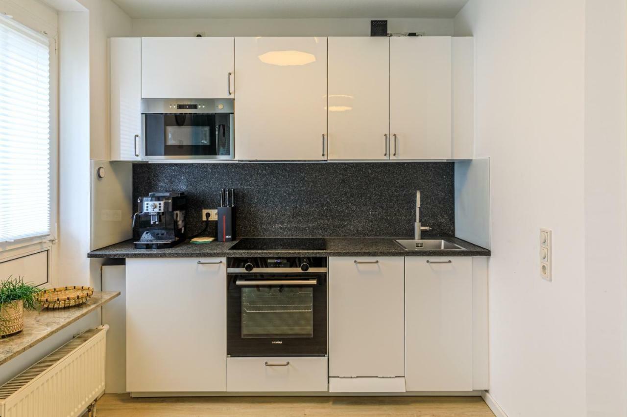 High-Quality Apartments Near Residence - Parking Space Würzburg Esterno foto